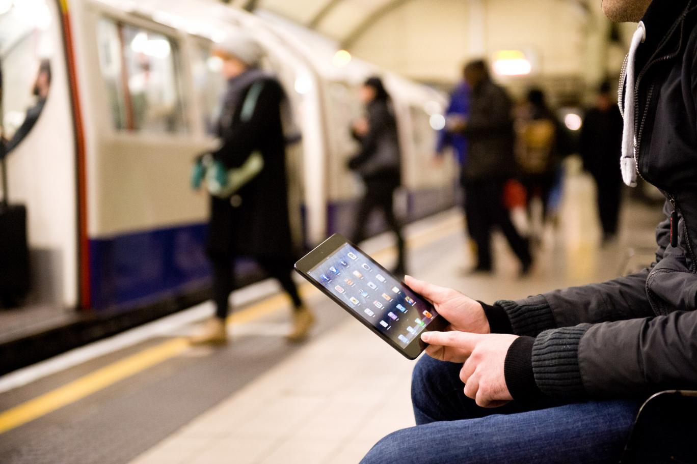 В питерском метро заработал Wi-Fi со скоростью 200 Мбит/с