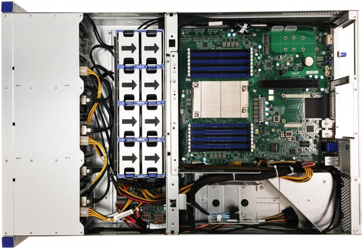 TYAN анонсировала сервер на базе AMD EPYC с поддержкой 26 PCIe SSD и OCuLink